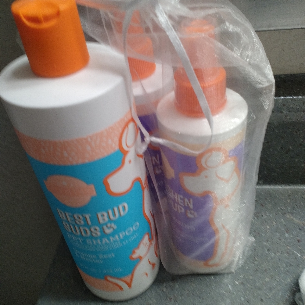 Dog Scentsy shampo and spray
